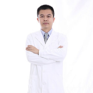 何榮冰