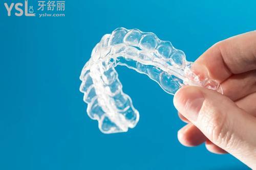 隱形牙套好還是鋼絲好？