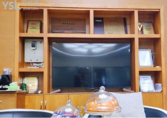 安瀾口腔資質展示柜