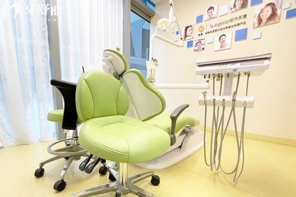 上海鼎植舒客口腔門(mén)診部診室