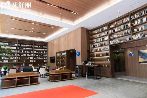 成都極光口腔成華院區(qū)大廳