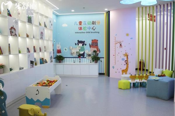 濟南聯(lián)合博士口腔醫(yī)院種植牙多少錢