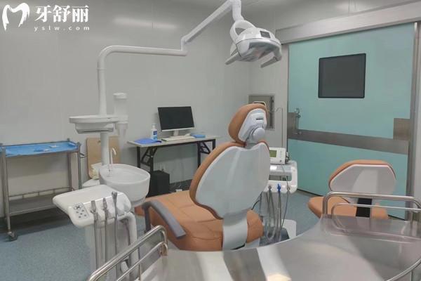 成都牙博士口腔醫(yī)院就診室