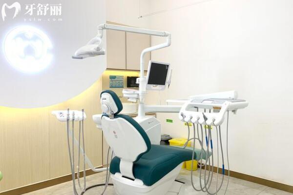 廣州萬(wàn)博口腔門診部治療室