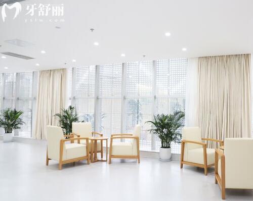 重慶團(tuán)圓口腔醫(yī)院大廳
