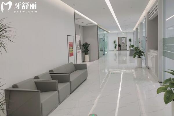 貴陽牙博士口腔醫(yī)院走廊