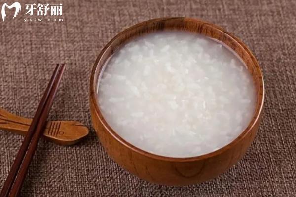 拔牙后多久可以正常吃飯？