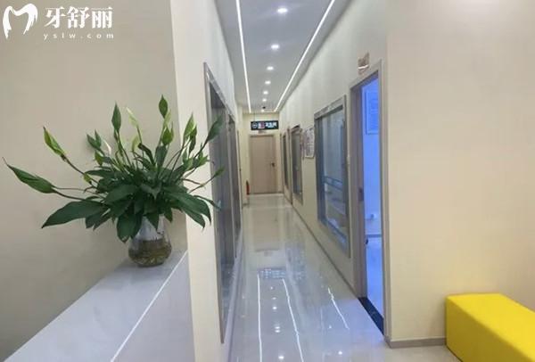 瀘州龍馬潭貝樂口腔診所走廊