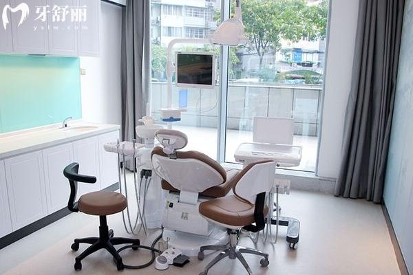 柳州中瑞口腔門診部治療室