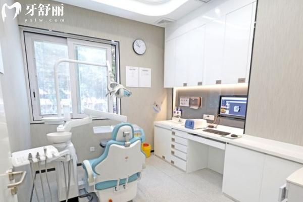 廣州中家醫(yī)家庭醫(yī)生口腔醫(yī)院種植牙價格貴嗎?解鎖中家醫(yī)口腔種牙優(yōu)勢及價格表