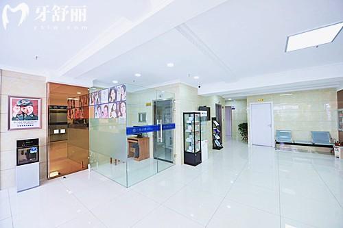 上海尤旦口腔等候區(qū)
