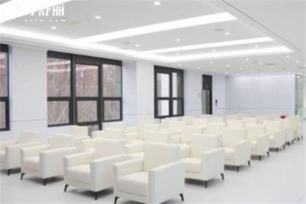 2025南京德牙聯(lián)合口腔醫(yī)院價目表:韓國植體3580+隱形矯正19800+補牙190+