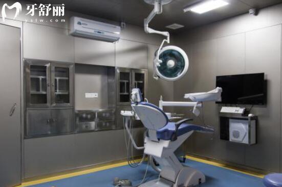 株洲優(yōu)伢仕口腔是正規(guī)私立連鎖醫(yī)院,種植正畸鑲牙都擅長(zhǎng)