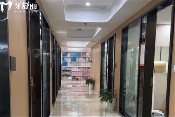 武漢仁愛口腔醫(yī)院價格表一覽:種植牙1340+金屬矯正6865+補牙99+