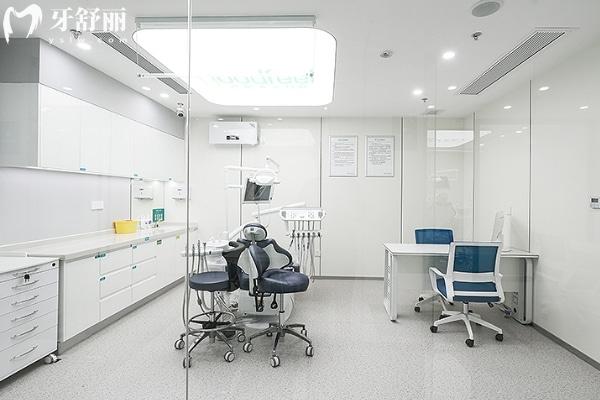 深圳格倫菲爾口腔醫(yī)院種牙多少錢一顆?價(jià)格表顯示奧齒泰2380+皓圣3930+ITI牙7180+