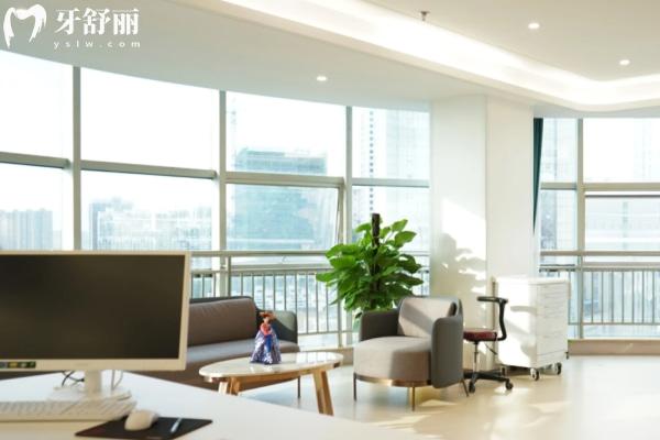 北極星口腔醫(yī)院可靠嗎怎么樣?可靠正規(guī)公布12家門店地址及價(jià)格表可就近選擇