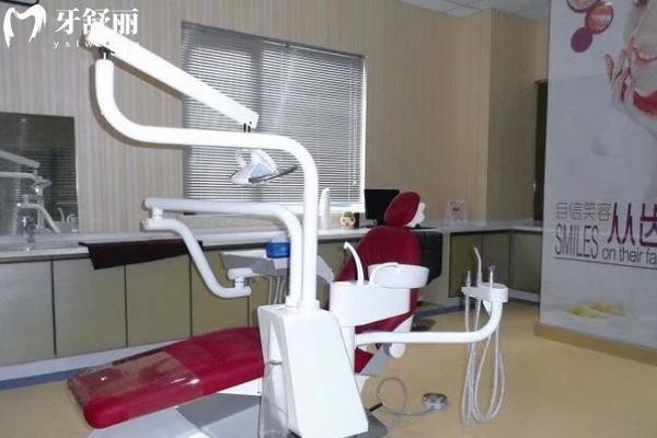 益陽華雅口腔醫(yī)院治療室