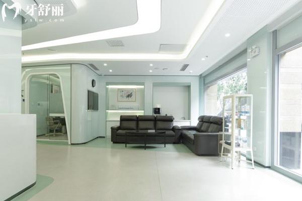 北京禾禾口腔張棟梁醫(yī)生坐診時間表