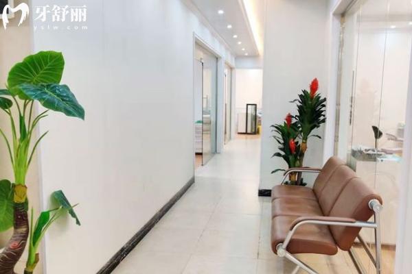 永州牙博士口腔醫(yī)院是正規(guī)醫(yī)院?jiǎn)?？從?jiǎn)介、醫(yī)生介紹、技術(shù)、服務(wù)等多個(gè)方面介紹