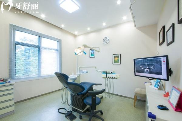 莞口口腔是正規(guī)醫(yī)院?jiǎn)岫嗌馘X?種植牙/牙齒矯正/補(bǔ)牙/兒牙價(jià)格一覽技術(shù)過關(guān)價(jià)格不貴
