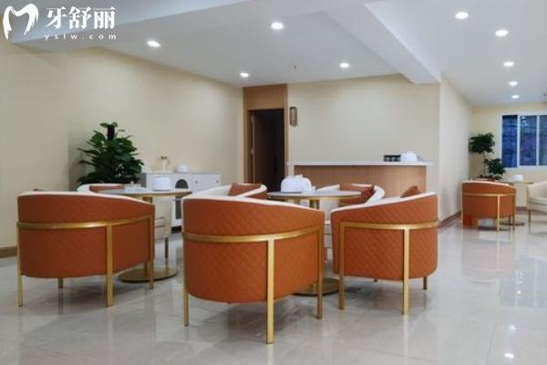 成都醫(yī)大口腔2025價(jià)格表