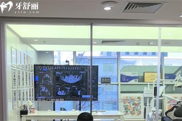 洛陽(yáng)維樂口腔醫(yī)院價(jià)格表查詢:種植牙2580+金屬矯正3999+全瓷牙993+根管治療358+