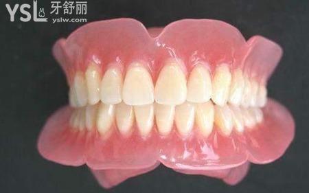 活動(dòng)義齒由哪幾部分組成？