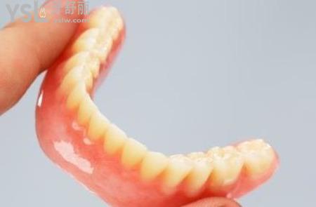 活動(dòng)義齒會(huì)掉嗎？